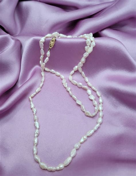 Vintage Freshwater Rice Pearl Gem