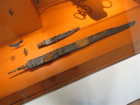 La Tène sword from the Landesmuseum Trier The patches on the scabbard