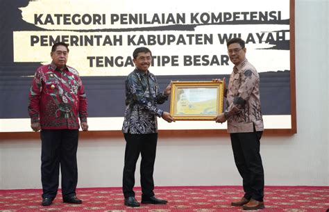 Pemkab Bulukumba Terima Bkn Award Kategori Penilaian Kompetensi