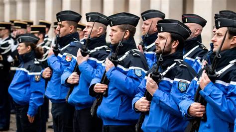 Quels sont les différents grades à la Gendarmerie