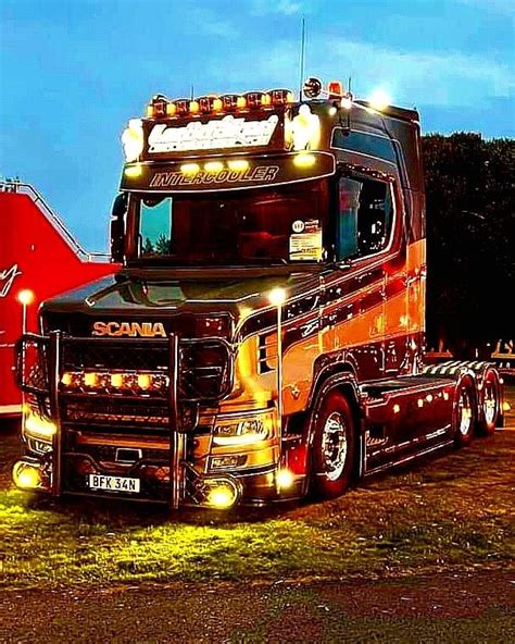 Pin By Derame Eddy On Camions De R Ves Customised Trucks Big Rig