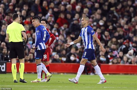 Liverpool Porto Thiago Screamer And Mo Salah Strike See Off