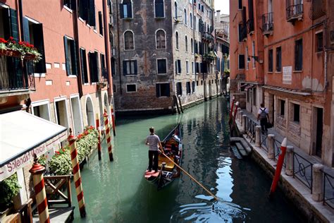 Veneza conheça as melhores atrações e entenda porque se perder é uma