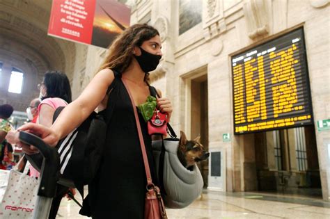 Stop Distanziamento Sui Treni Il Mit Spiega Parziali Deroghe Dire It