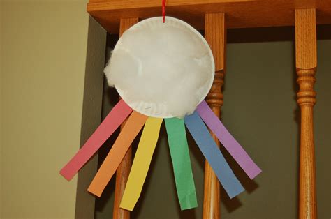 Preschool Rainbow Craft - Learn Your Colors Activity