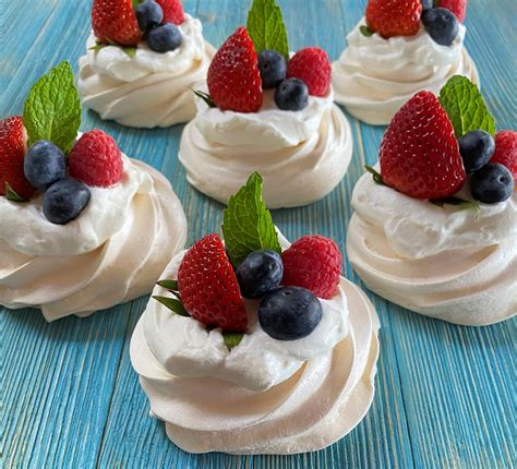 Mini Pavlova