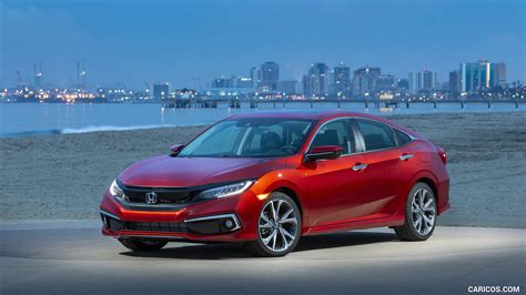 Honda Civic Sedan | 2020MY Touring | Front Three-Quarter