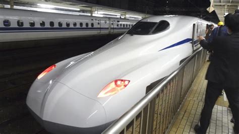 Les Trains Grande Vitesse Shinkansen Japonais Se Pr Parent La