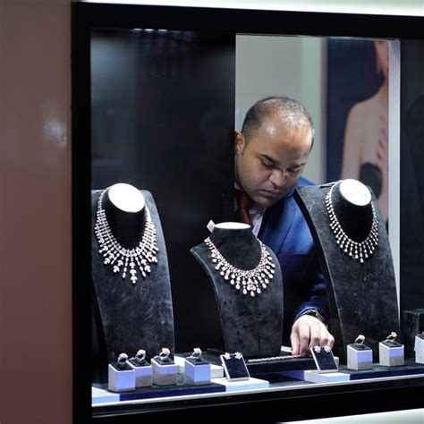 Hong Kong Jewellery Fair The Worlds Largest Robbed Of Sparkle By