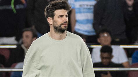 Piqué toma medidas tras la aparición de sus hijos en el video de Shakira