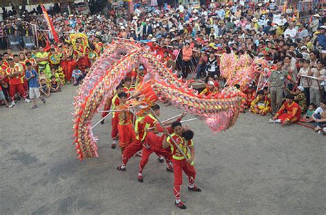 Múa Rồng ở Lễ Hội Dinh Cô