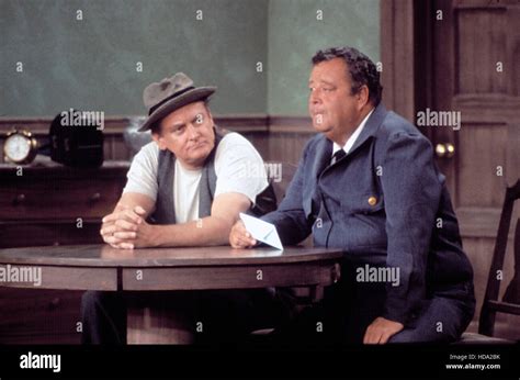 THE JACKIE GLEASON SHOW (featuring THE HONEYMOONERS), Art Carney ...