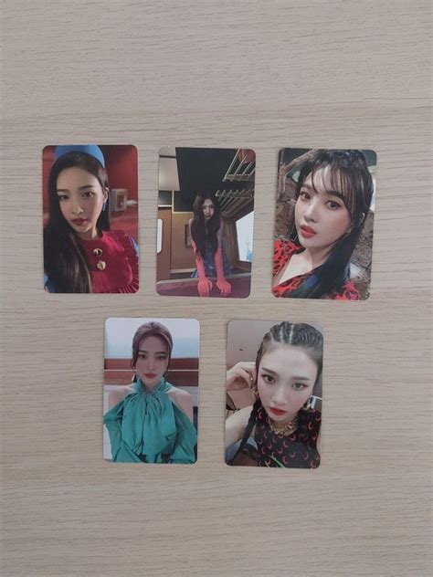 Wts Lfb Red Velvet Joy Photocards Hobbies Toys Memorabilia