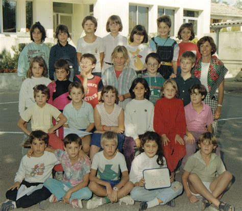 Photo De Classe CE2 De 1988 Ecole Saint Antoine L Isle Sur La Sorgue