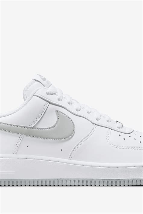 Nike AIR FORCE 1 07 WHITE LIGHT SMOKE GREY VegNonVeg