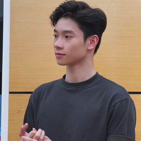 Hot boy tuổi có thân hình múi gây sốt khi tham dự cuộc thi nhan sắc Báo Dân trí