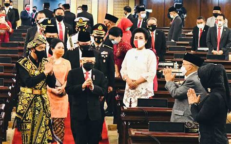 Foto Foto Jokowi Pakai Baju Adat Sabu Saat Sidang Tahunan Mpr Dpr