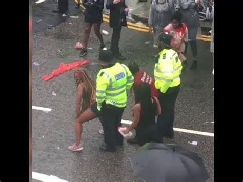 Notting Hill Carnival Carnival Revellers Twerk On Police Officer