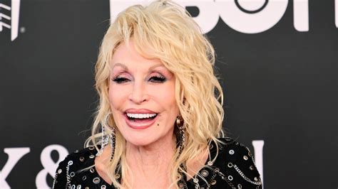 Dolly Parton Reveals Her Rock Album Will Feature Stevie Nicks And More