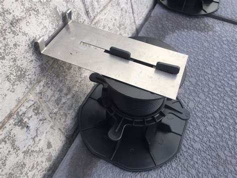 Dd Adjustable Pedestals Suitable For Flat Roofs And Balconies