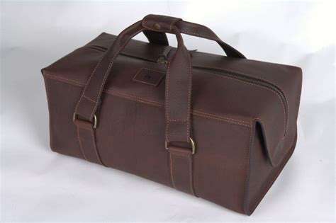 Leather Weekender Bag – Rugged Luxury