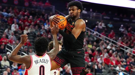 Bronny James se declaró elegible para el Draft de la NBA