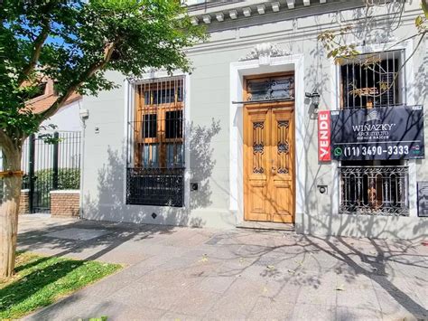 Venta Casa Dormitorios A Os M Con Balc N Pareja Villa