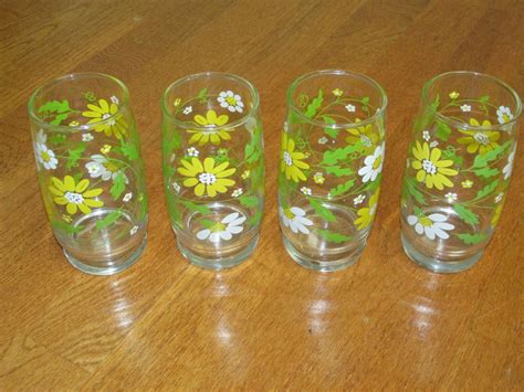 Vintage Drinking Glasses Libbey Daisy Pattern Set Of Four 10 Ounces Euc Vintage Drinking