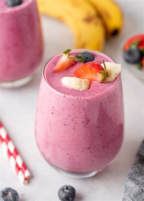 Mixed Berries and Banana Smoothie | Gimme Delicious