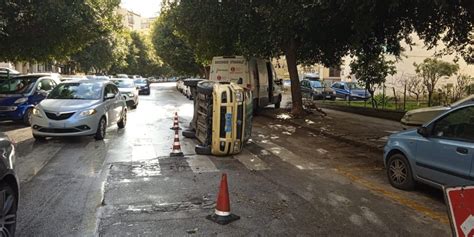 Perde Il Controllo Dell Auto Che Si Ferma Sulla Fiancata Donna Ferita