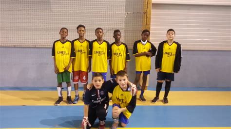 Les Benjamins Champions Départementaux En Futsal Collège Victor Hugo Chartres