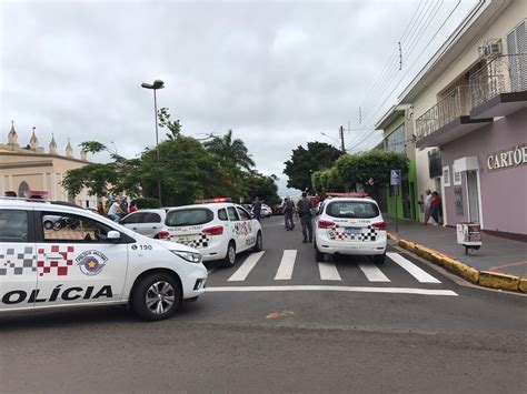 Em Briga Motivada Por Garrafa De Cacha A Morador De Rua Acaba Preso