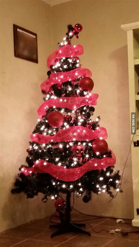 Deadpool Christmas Tree - 9GAG