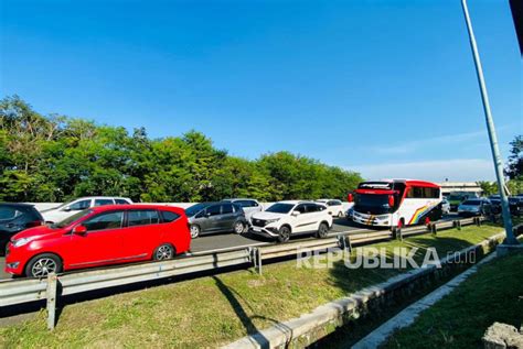 Polres Bogor Berlakukan Satu Arah Di Kawasan Wisata Puncak Bogor