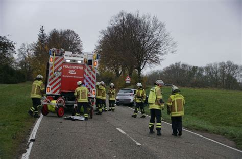 J Hrige Autofahrerin Ger T In Gegenverkehr Zwei Schwerverletzte