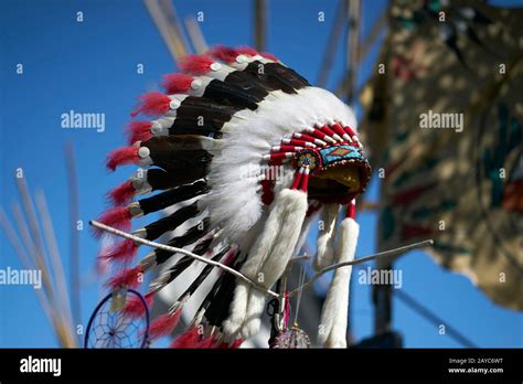 Coiffe de plumes indienne Banque de photographies et dimages à haute