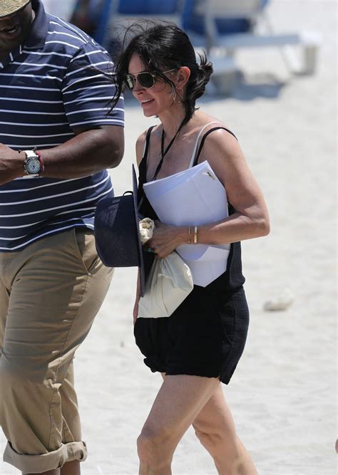 Daily Celebrities Paparazzi Candid And Photoshoot Pictures Courteney Cox In A Bikini On The