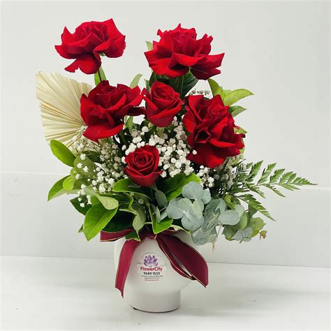 Beautiful Rose Flowers Valentine S Day Flower Arrangements