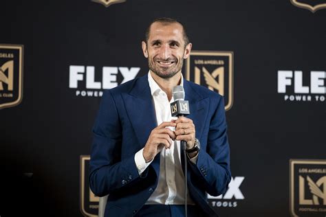 Giorgio Chiellini Si Ritira Dal Calcio Il Mondo