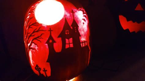 Haunted house pumpkin : r/halloween