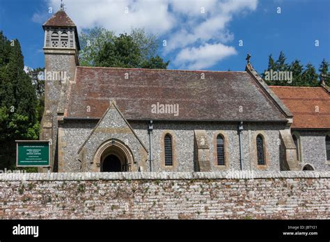 Saints Church Hampshire England Hi Res Stock Photography And Images Alamy