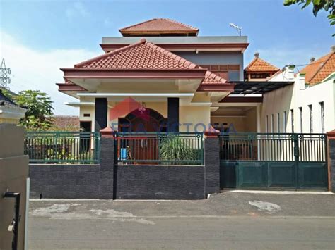 Rumah Villa Perabot Lengkap Di Dewi Sartika Kota Wisata Batu Dekat Terminal