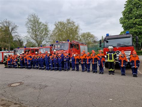 Feuerwehrnachwuchs Trainiert Den Ernstfall Feuerwehr Kleinblittersdorf