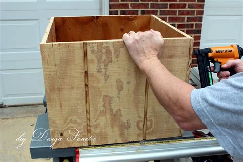 diy Design Fanatic: How To Make A Wood Planter Box