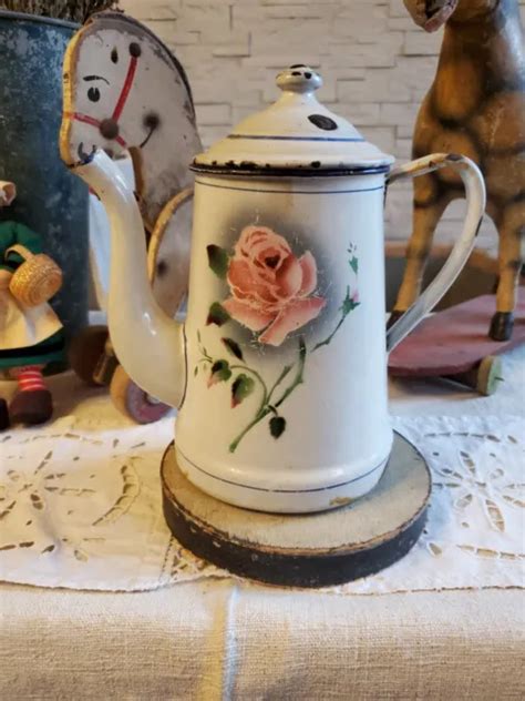 ANCIENNE CAFETIERE EN Tole Emaillee A Decor De Fleurs Roses Cuisine