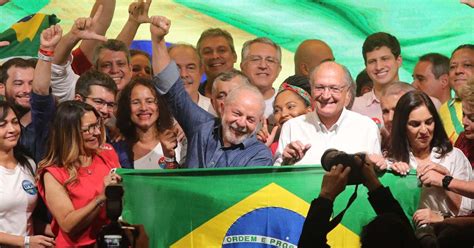 Lula Faz Discurso Por Uni O N O Existem Dois Brasis Estad O