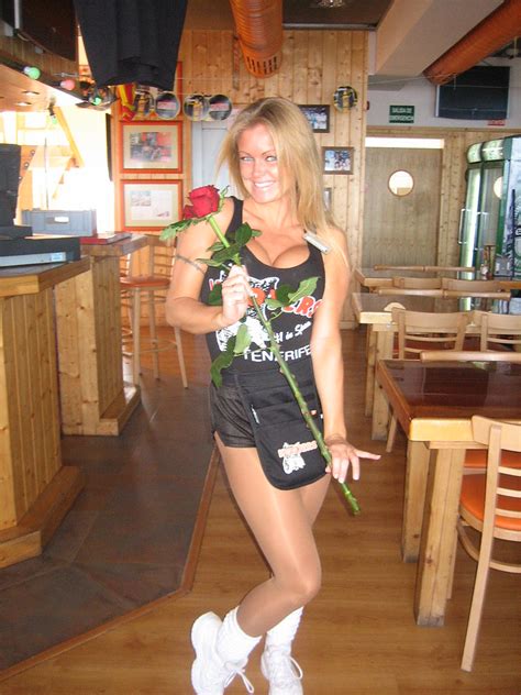 Sexy Hooters Girl Debbie Atkins From Spain Hootervillefan Flickr