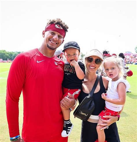 Patrick Mahomes Pregnant Wife Brittany Marks Their Son Bronze S Nd