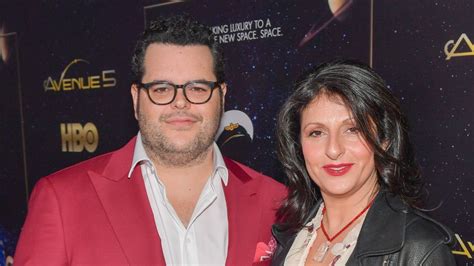 The Truth About Josh Gad S Wife