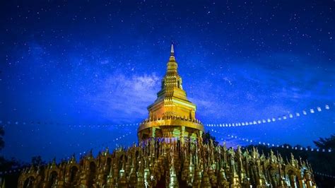 Premium Photo | View of illuminated shwedagon pagoda at night